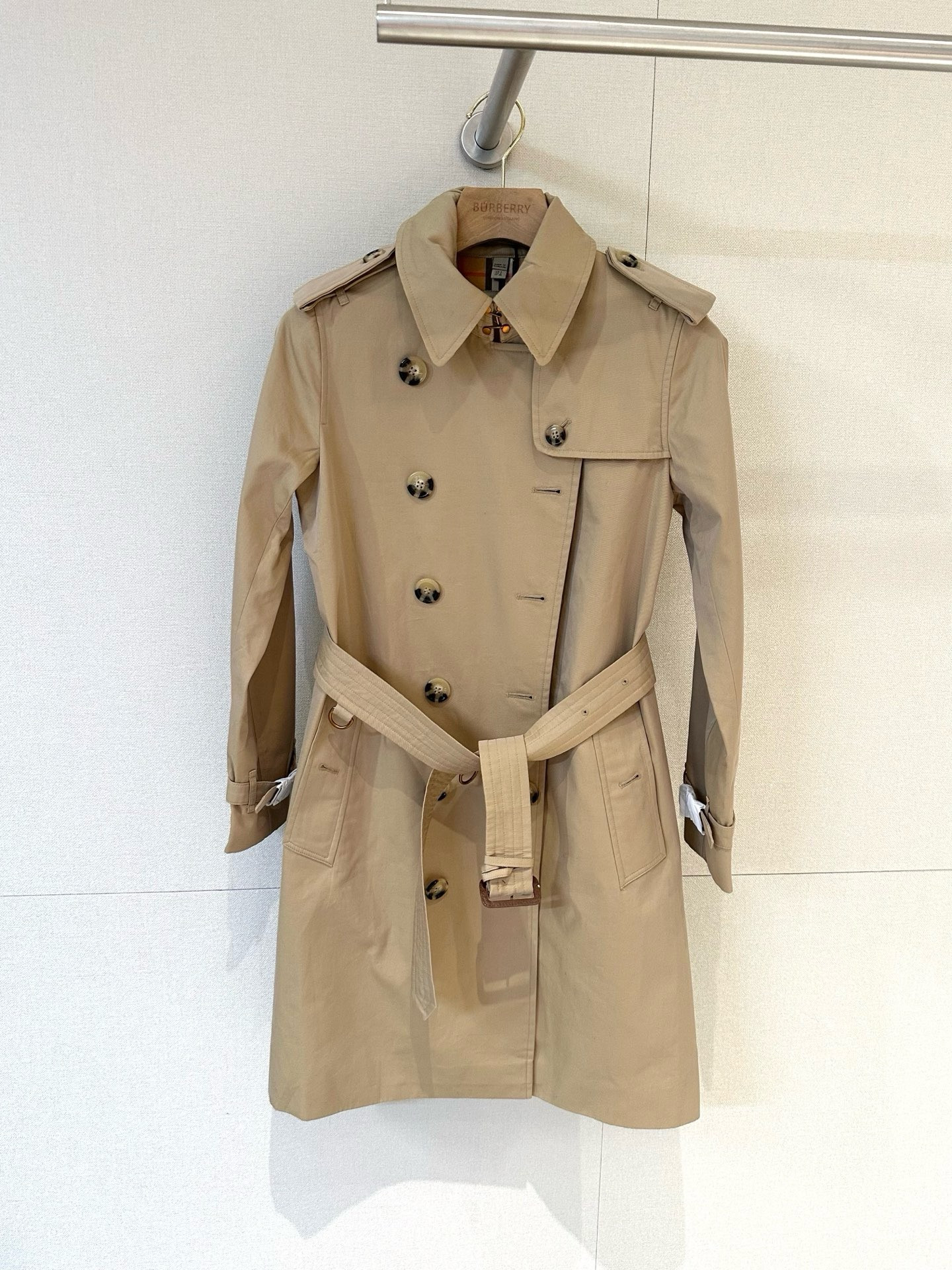 Bv*b*rry The Kensington Trench Coat