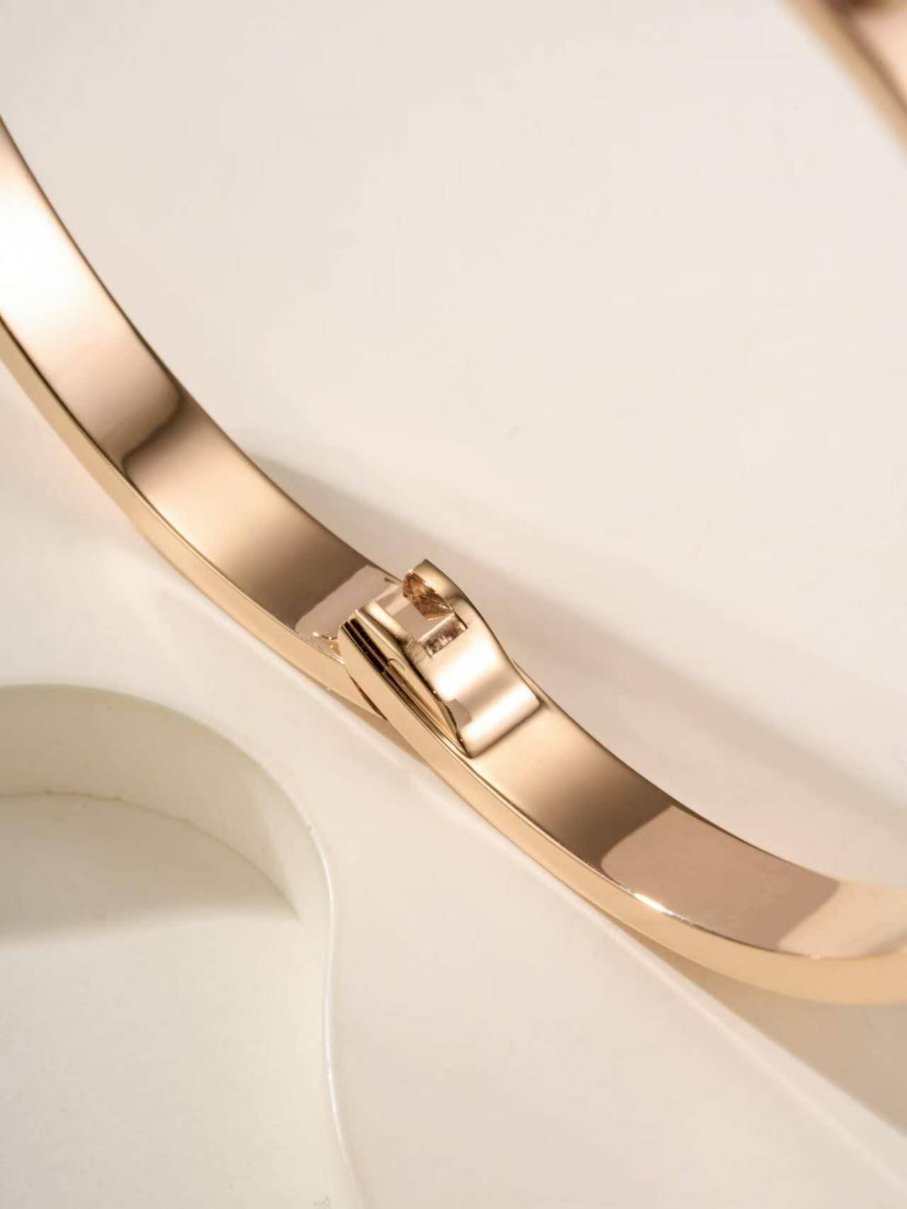 Ca*t1er Bracelet