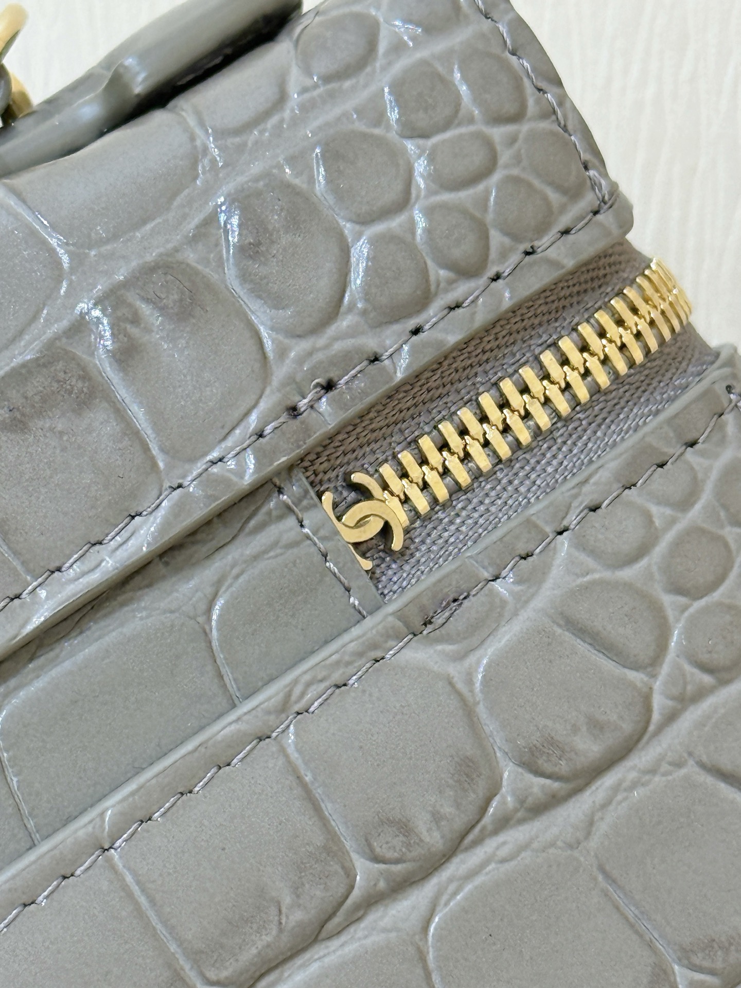 Chan*el Top Handle Long Vanity Case with Chain-14*19*5CM