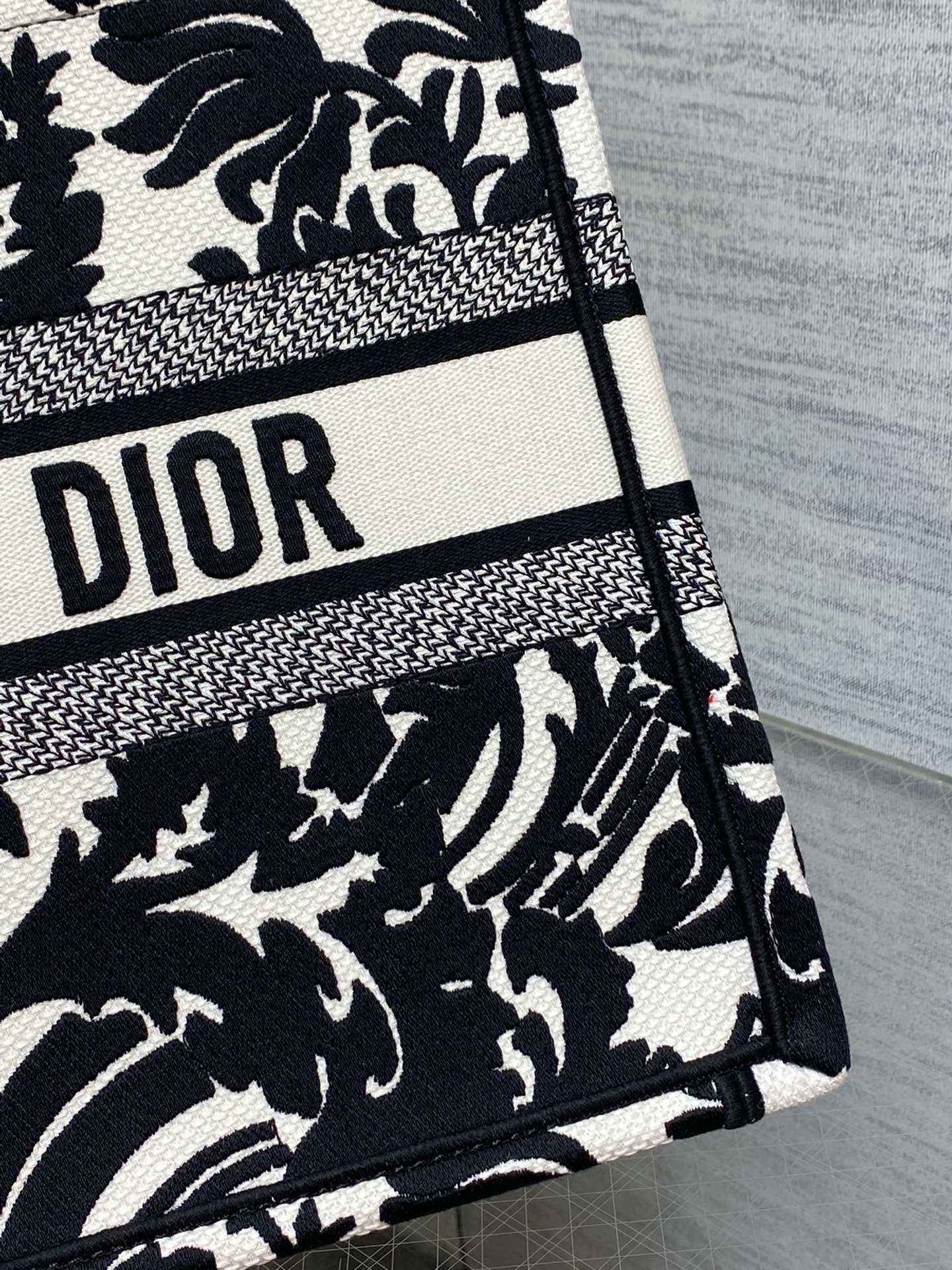 D*or small book tote-36*18*28cm
