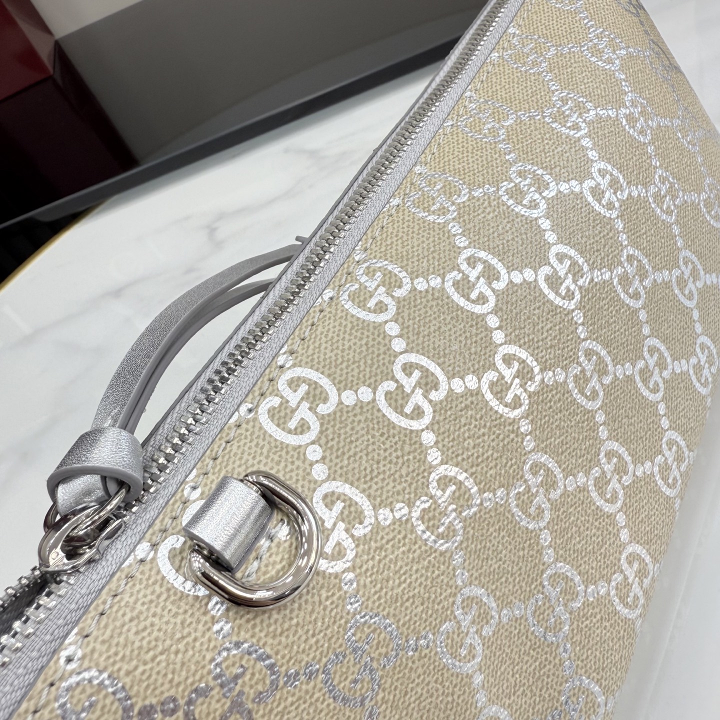 GG Emblem Small Shoulder Bag-22*10.5*9CM