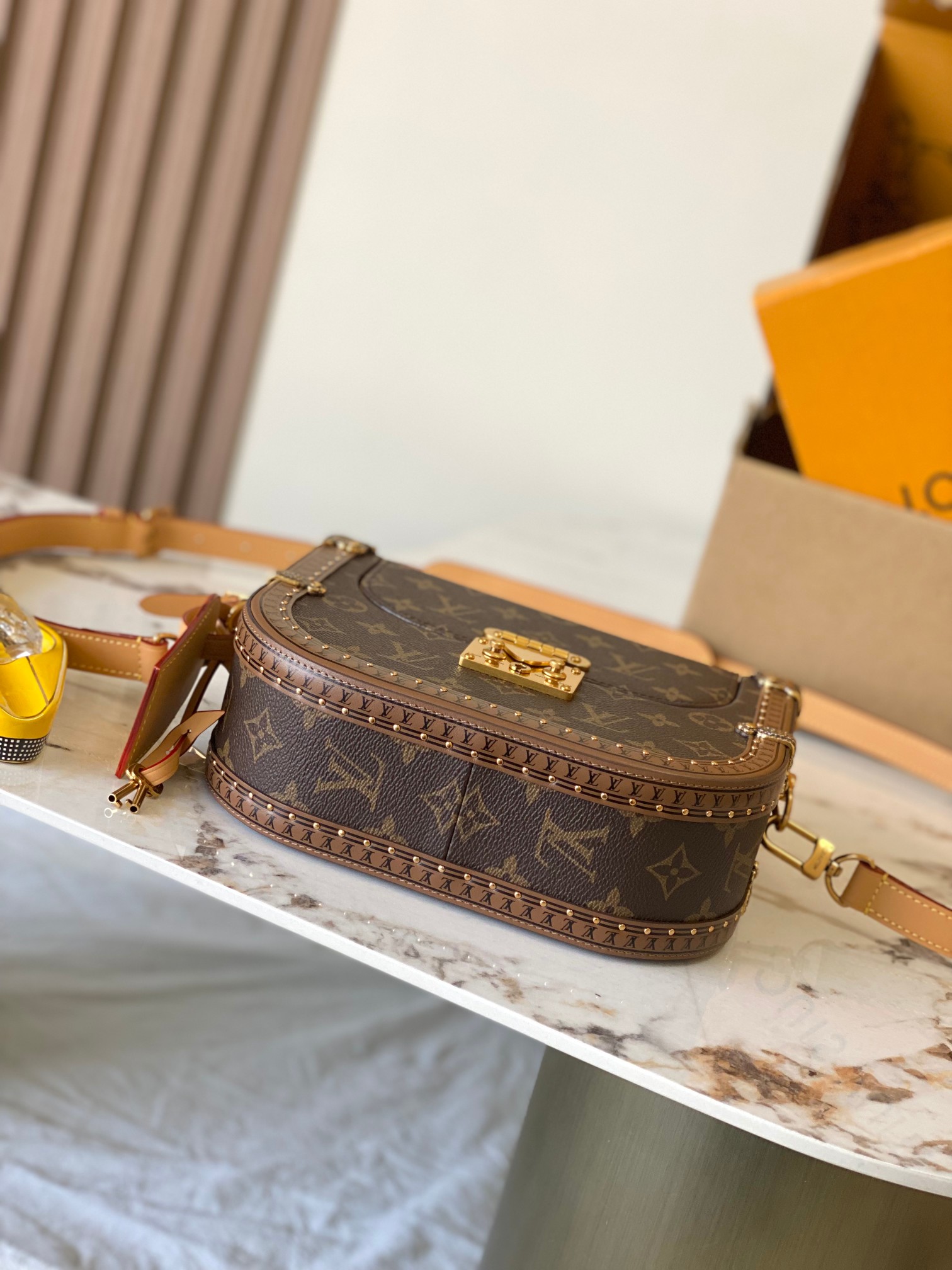 L0vis Vvtt0n Montsouris Trunk Monogram - Trunks-17*7*22CM