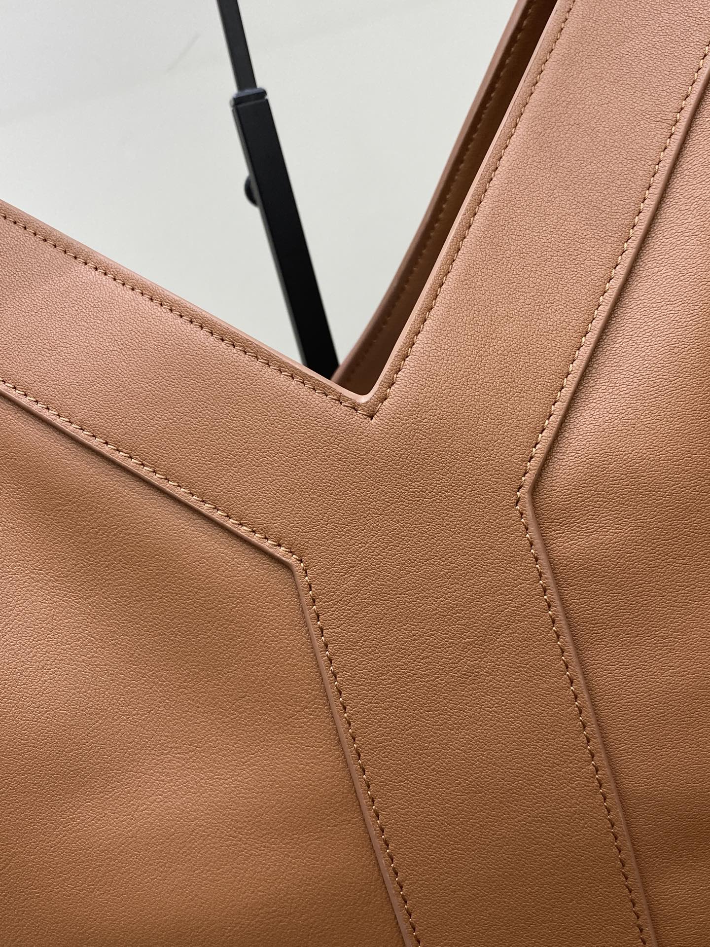 Sa1nt Lau*nt Santorini Lux Calfskin Y Drawstring Tote-26/50×15×34CM