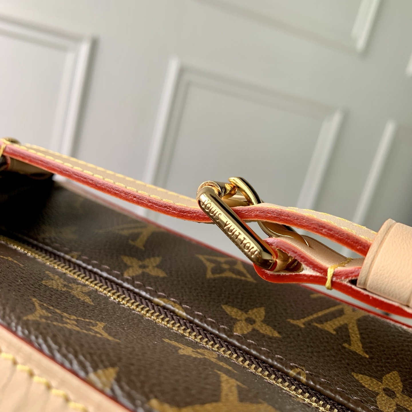 Lou*s Vvtt0n Cruiser Toiletry Bag Monogram-2 x 13.5 x 12CM