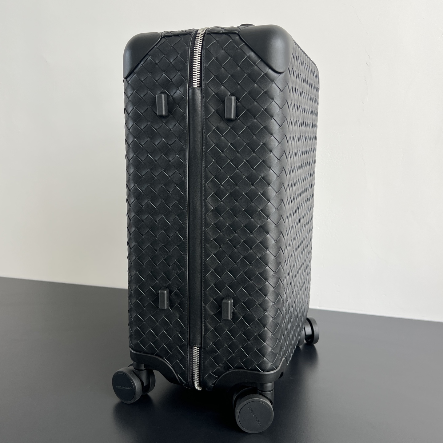 B0tt*ga Ven*ta Odyssey Intrecciato Cabin Suitcase in Black-55x35x2CM