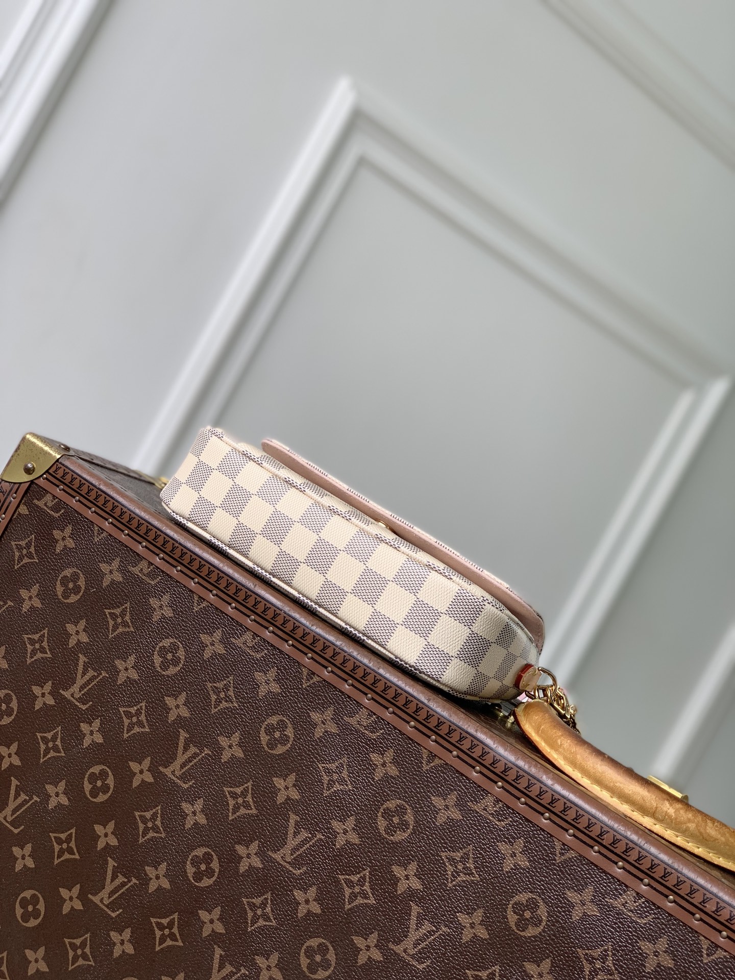 L0vis Vvtt0n Wallet on Chain Ivy-N40916-23.5 x 12 x 4.3CM