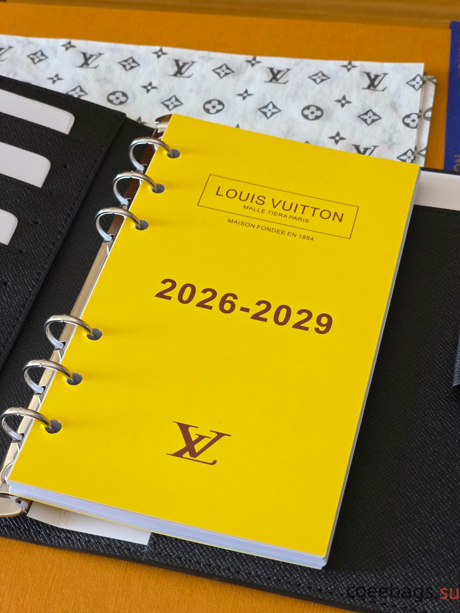L0vis Vvtt0n Medium Ring Agenda Cover-14*18CM