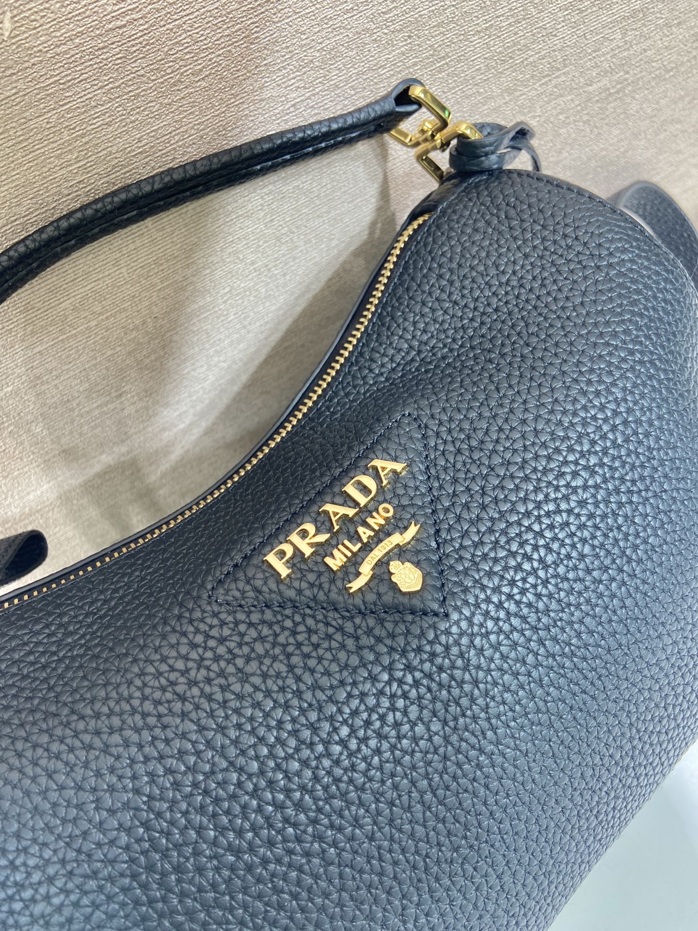 Pra*a Small Leather Bag 1BC277-25*15*11CM